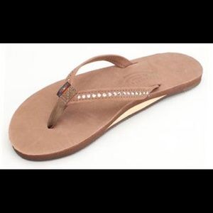 NWOT The Crystal Collection Rainbow Sandal L